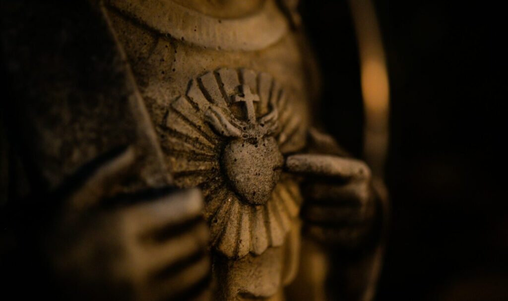 After the Enthronement: Living the Devotion to the Sacred Heart as a Family