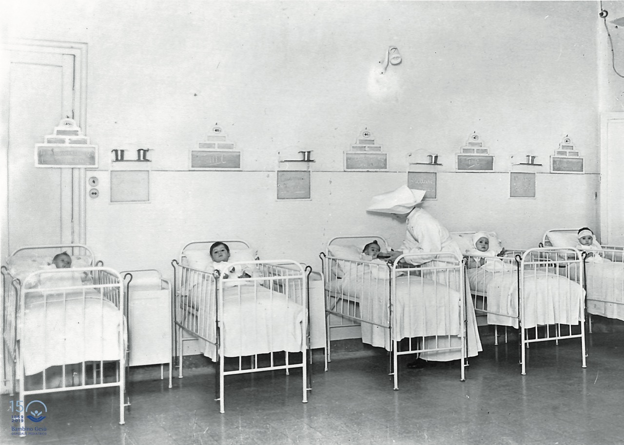 A religious sister helps her young patients at the Janiculum Hill campus of the Bambino Gesù Pediatric Hospital in 1928. | Credit: Bambino Gesù Pediatric Hospital