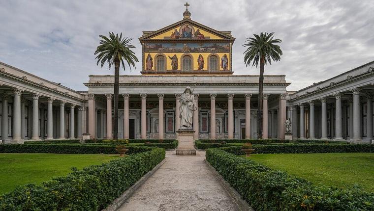 Azerbaijan continues ‘caviar diplomacy’ with Vatican after cathedral demolition