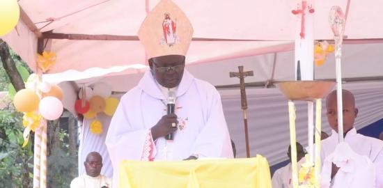 Why has a Kenyan bishop imposed a curfew on clergy?
