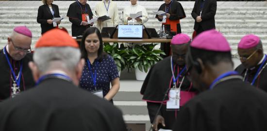 Vatican meeting examines why young people are reluctant to marry